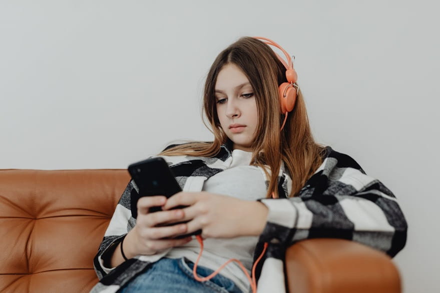 adolescenti, social media, tulburari alimentare, imagine corporala